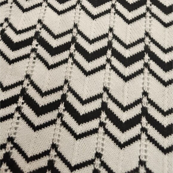 Tradition Womens Black & White Chevron Pattern Top Sz L/G 16 (14-16) - Picture 6 of 10